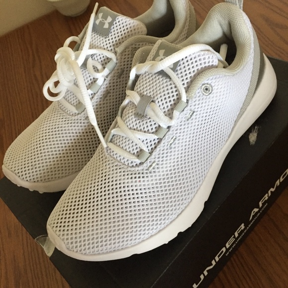 Under Armour sneakers - Picture 5 of 6